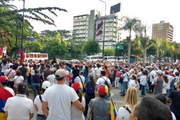 ¡CONMOVEDOR! Así cantaron “Venezuela” en Parque Cristal en honor a los caídos (+Video)