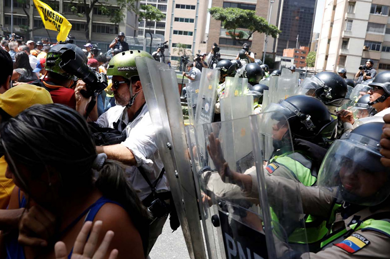 Táchira - Venezuela - Página 7 Protesta-represion-manifestantes-pnb-gnb-4a-2