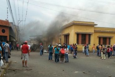 ¡ATENCIÓN! Táchira sigue alzada: reportan protesta en Rubio (+Fotos)