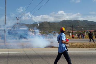 ¡ESBIRROS ACTIVOS! Reprimen con lacrimógenas a manifestantes en Nueva Esparta (+Video)