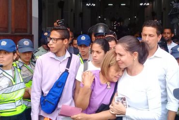 ¡SEPA! Intentaron agredir a María Corina en la Basílica de Santa Teresa pero la gente la defendió