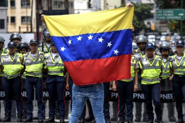 ¡SINTONIZA EN VIVO! Siga la marcha de la oposición hasta la Asamblea Nacional (Video)