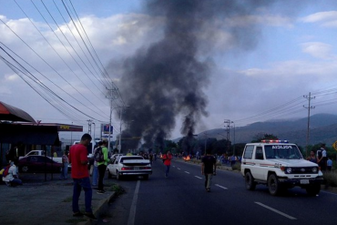 ¡ÚLTIMA HORA! Cerrada la Intercomunal Barquisimeto por protestas #29May