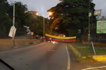 ¡VENEZUELA MADRUGA! Arrancó desde temprano el plantón nacional: Cierran el paso por el túnel de La Trinidad