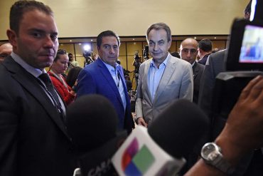 ¡INSISTEN EN EL DIÁLOGO CHIMBO! Zapatero, Torrijos y Fernández se reunieron en Santo Domingo