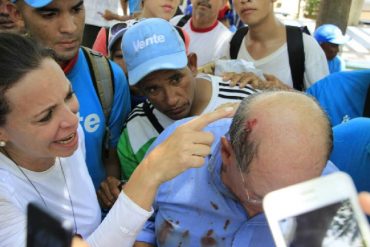 ¡LO ÚLTIMO! Heridos los diputados Juan Andrés Mejía y Omar González en protestas de este #10May