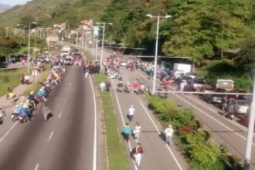 ¡RESTEADOS! Estudiantes de Mérida protestan y trancan el sector Pan de Azúcar este #4May (hay represión)