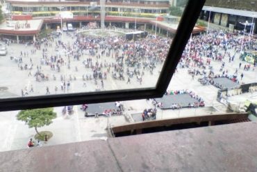 ¡TE LO MOSTRAMOS! Así estaba la plaza Diego Ibarra mientras Maduro decía que se desbordaba de gente (+Video)