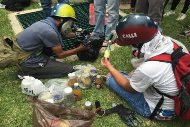 ¡PREPARADOS! Manifestantes arman las #puputov en plaza Francia de Altamira: dicen que lanzan “gas natural”