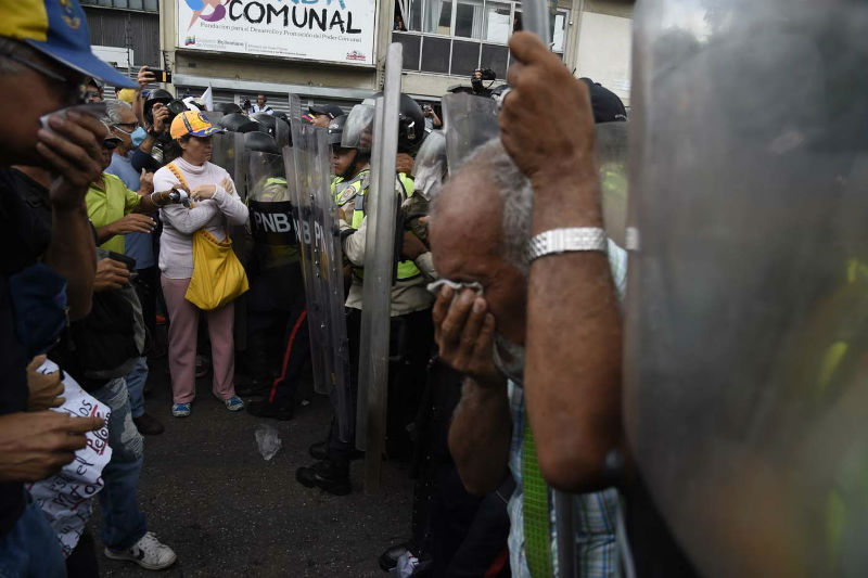 abuelos-ancianos-tercera-edad-jubilados-manifestacion-opositores-protesta-12M-2-01