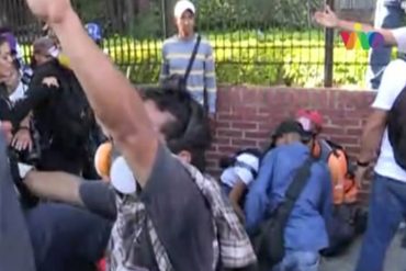 ¡ATENCIÓN! Arollaron a una mujer durante protesta en la Avenida Francisco Miranda (+Video)