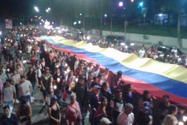 ¡DOLOR Y HONOR! Realizan vigilia en San Antonio de Los Altos por los caídos en las protestas (+Fotos)