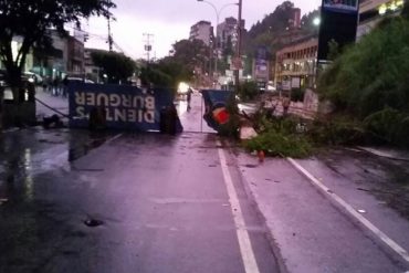 ¡BARRICADAS EN TODOS LADOS! Cierran accesos en San Antonio de los Altos este martes 16M