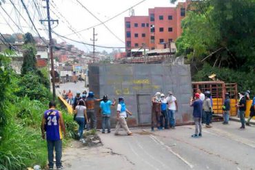 ¡ATENCIÓN! Reportaron heridos por presunta arma de fuego durante protesta en Baruta