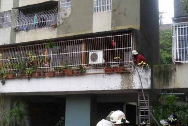 ¡QUÉ PELIGRO! Bomba lacrimógena causó incendio en apartamento de El Paraíso (+Fotos)