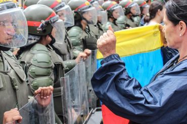 ¡SINTONIZA EN VIVO! Oposición marcha a los cuarteles para exigir a la FAN que cumpla la Constitución