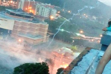 ¡LO MÁS RECIENTE! Reportan fuerte represión en el sector Las Trinitarias de Barquisimeto (Videos)