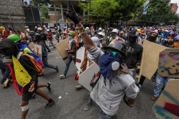 ¡PROTESTA REVOLUCIONARIA! Manifestantes sorprendieron con nueva estrategia de resistencia este #8M