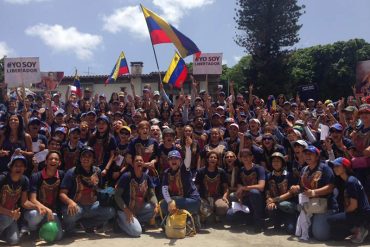 ¡GLORIA AL BRAVO PUEBLO! Un ejército de venezolanos «libertadores» salió a las calles este #26May (+Traje de Bolívar)