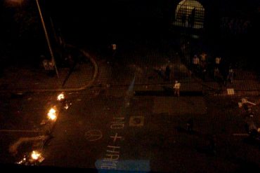 ¡SALVAJISMO DESATADO! Reportaron un herido durante manifestaciones nocturnas en Los Teques