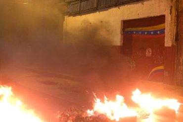 ¡SIGUE EL CAOS! Noche de terror, protesta y represión en La Candelaria