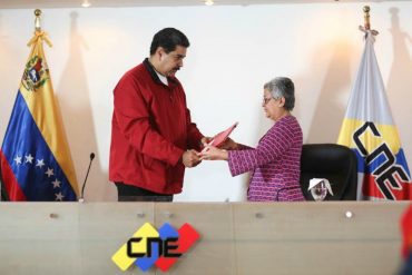 ¡PRUEBA DEL DELITO! Así fue como Maduro y Lucena oficializaron las bases para la Constituyente (+Fotos)