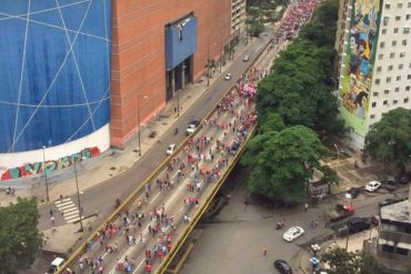 ¡UN CHISTE! Así fue la paupérrima marcha oficialista por la Constituyente #23May (+Fotos)