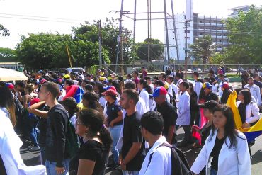 ¡DE LUTO! La UDO realiza la “Marcha en Silencio” en honor a Augusto Puga