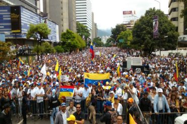 ¡RESTEADOS CONTRA LA DICTADURA! Así va la concentración opositora de este lunes #1Mayo (+Fotos)