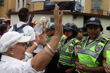 ¡SEPAN! Detienen a tres efectivos de la PNB por trato cruel a 10 manifestantes