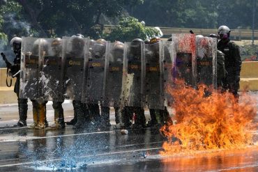 ¡PREMIO AL SALVAJISMO! GNB entregará bienes a funcionarios que controlan marchas (incluye carros y casas)