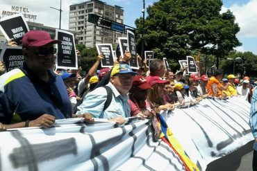 ¡ÚLTIMA HORA! Venezolanos empiezan a movilizarse hacia el Ministerio de Interior, Justicia y Paz en Caracas #18May