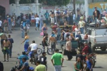 ¡ANARQUÍA! Heridos y saqueos tras protestas en Mérida: comerciante habría muerto por no dejar saquear su negocio