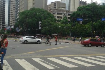 ¡ATENCIÓN! Manifestantes trancaron accesos a la Plaza Francia de Altamira