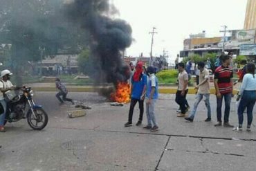 ¡ATENCIÓN! Denuncian que colectivos y policías reprimen a manifestantes en Apure