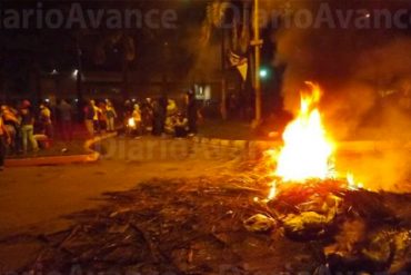 ¡NO SE CANSAN! GNB reprimió protesta en Los Nuevos Teques la noche de este lunes