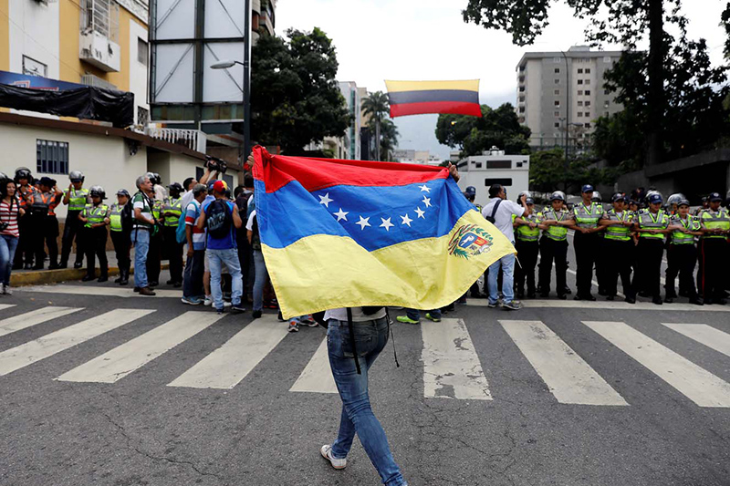 SINTONIZA EN VIVO Caravana opositora se moviliza desde Caracas