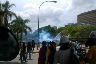 ¡ÚLTIMA HORA! Con lacrimógenas y perdigones reprimen movilización en Bello Monte: reportan heridos