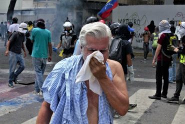 ¡SINTONIZA EN VIVO! Abuelos resteados toman las calles de Venezuela en protesta contra el régimen