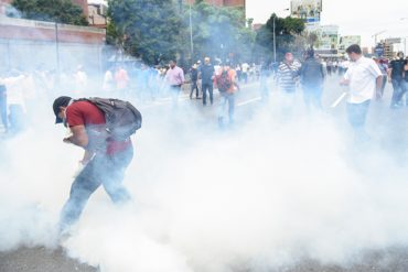 ¡ATENCIÓN! Joven de 16 años, herido con lacrimógena por la GNB, se encuentra en terapia intensiva