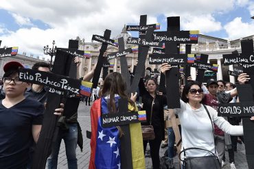¡GENIAL! Así fue como los venezolanos obligaron al Papa a ver la realidad que tanto se negó a ver (+Fotos)