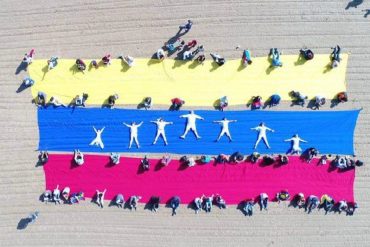 ¡QUE LO SEPA EL MUNDO! En Chicago los venezolanos también apoyan la libertad de expresión (Video y Fotos)