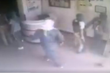 ¡CRIMINALES DESATADOS! Colectivos armados atracaron a médicos y pacientes de clínica en Barquisimeto (Video)