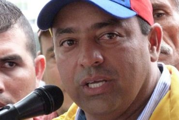 ¡DESCARO ROJITO! Al Alcalde de Cariaco se le cayó el cartel: Incumple casa por cárcel y hace campaña al Psuv (+Foto)