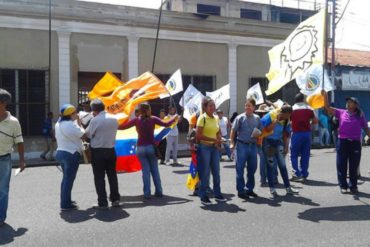 ¡LO ÚLTIMO! Opositores protestan frente al CNE de Delta Amacuro