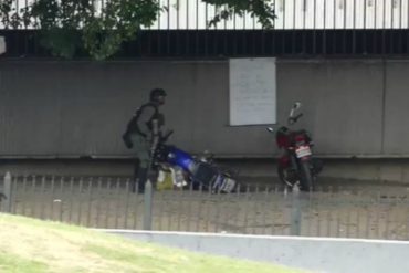 ¡MÍRALO! Video muestra cómo funcionarios de la GNB destruyeron motos en el CCCT este #5Jun