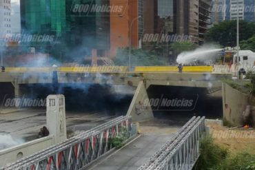 ¡TE LO MOSTRAMOS! Así fue el brutal ataque de la PNB y GNB a los manifestantes en Las Mercedes (+Fotos)