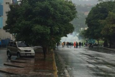 ¡ÚLTIMA HORA! Disparan bombas lacrimógenas en el Distribuidor Altamira durante el trancazo de este #28Jun