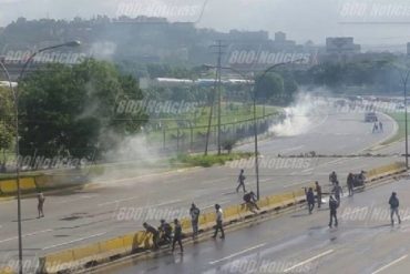¡LO ÚLTIMO! GNB reprime trancazo en la autopista Francisco Fajardo este #26Jun (+Videos)