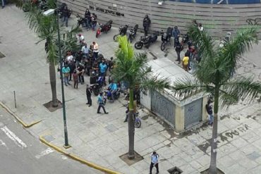 ¡ÚLTIMA HORA! Colectivos irrumpen en las Residencias Parque Caracas #12Jun